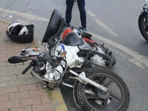 Şişli'de motosikletle otobüs çarpıştı: 1 yaralı
