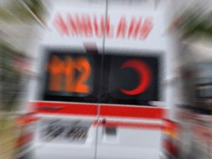 Polisten kaçarken demir bariyerlere saplandı