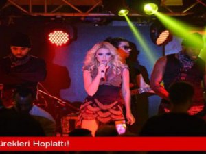 Kıbrıs'ta sahne alan Hadise, güzel fiziği ile izleyenleri hayran bıraktı
