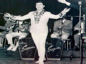 Zeki Müren Şişli’ de şarkılarıyla anılıyor