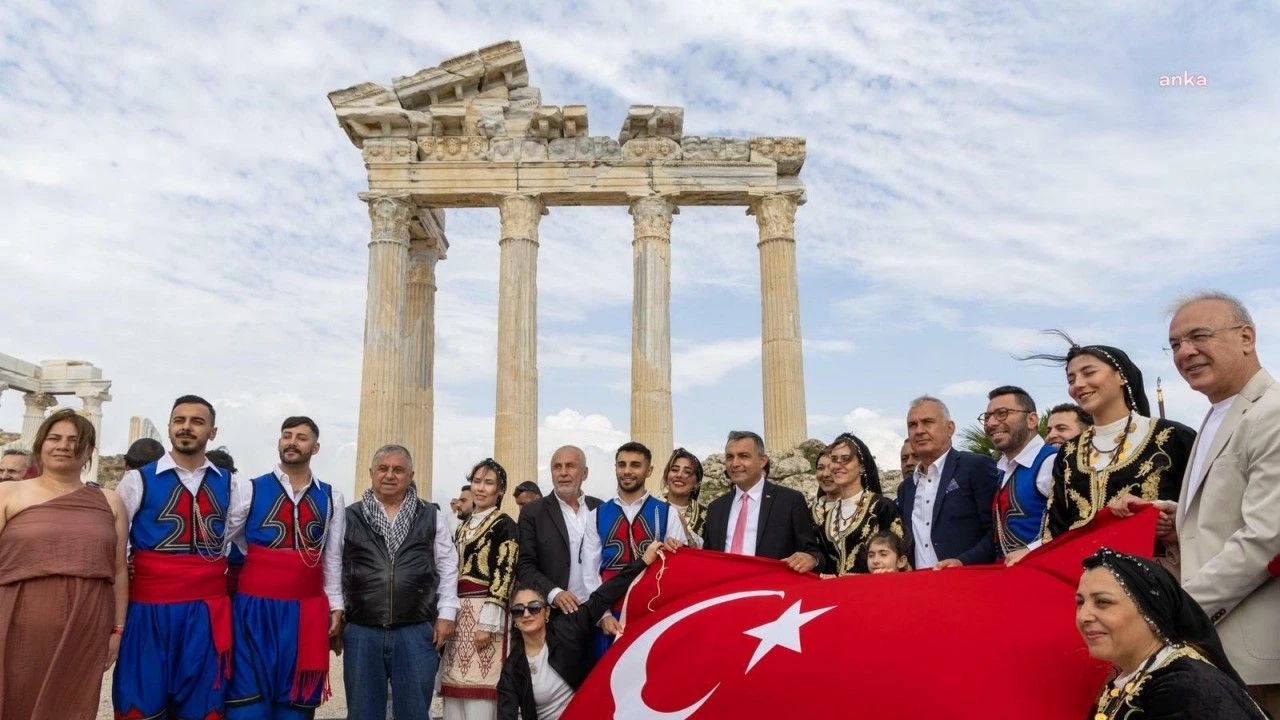 uluslararasi-manavgat-giritten-sideye-kultur-ve-lezzet-festivali-basladi.jpg